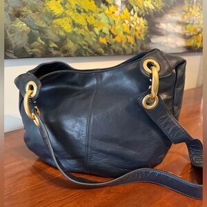 ✨ Navy Blue Giani Bernini Leather Crescent Hobo / Crossbody Bag ✨